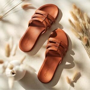 Olukai Tiare Slide Size 9